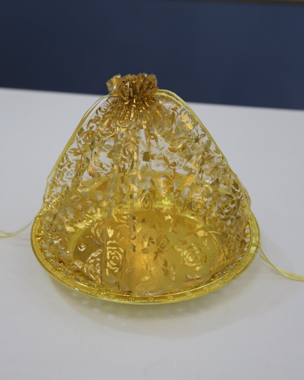 gift hamper decor plates