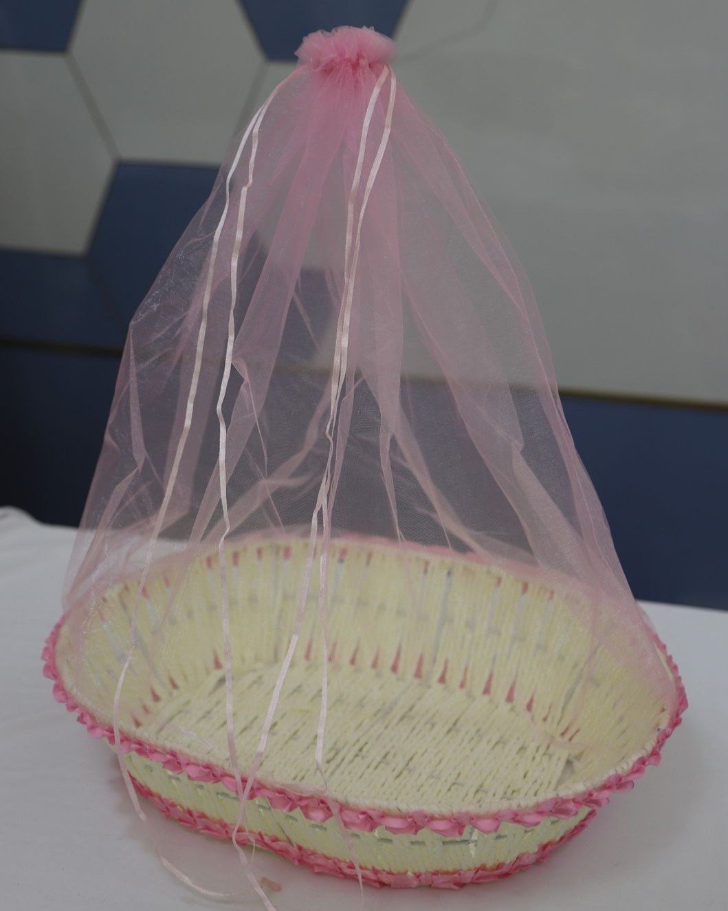 Large Woven gift basket for plate decors