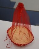 Oval-shaped gift hamper