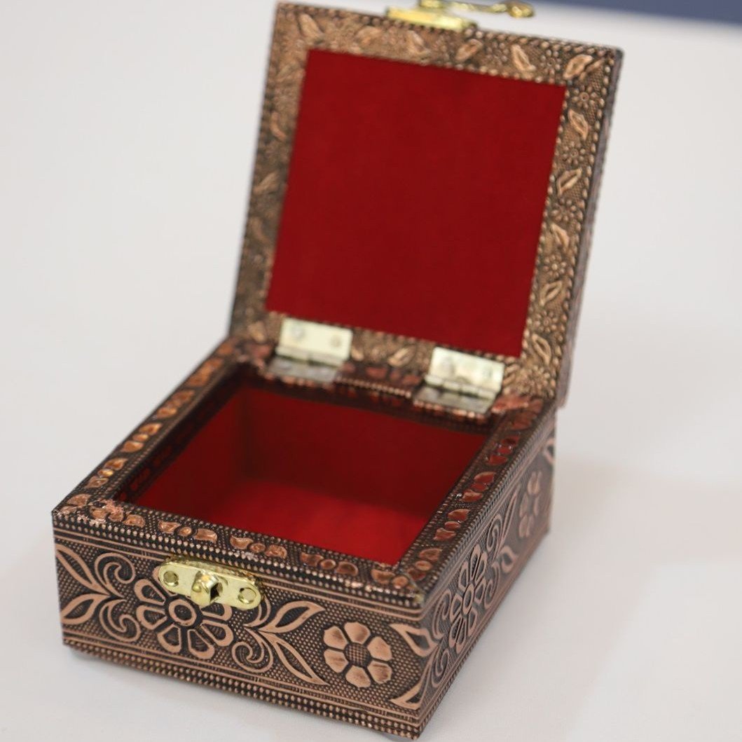 Pichwai Designed Square Jewel Box - Image 3