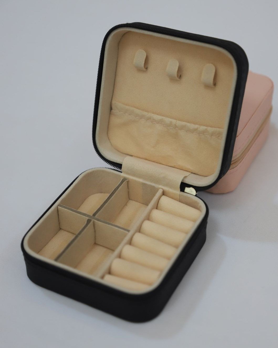 Cute Velvet Travel Jewel box - Image 3