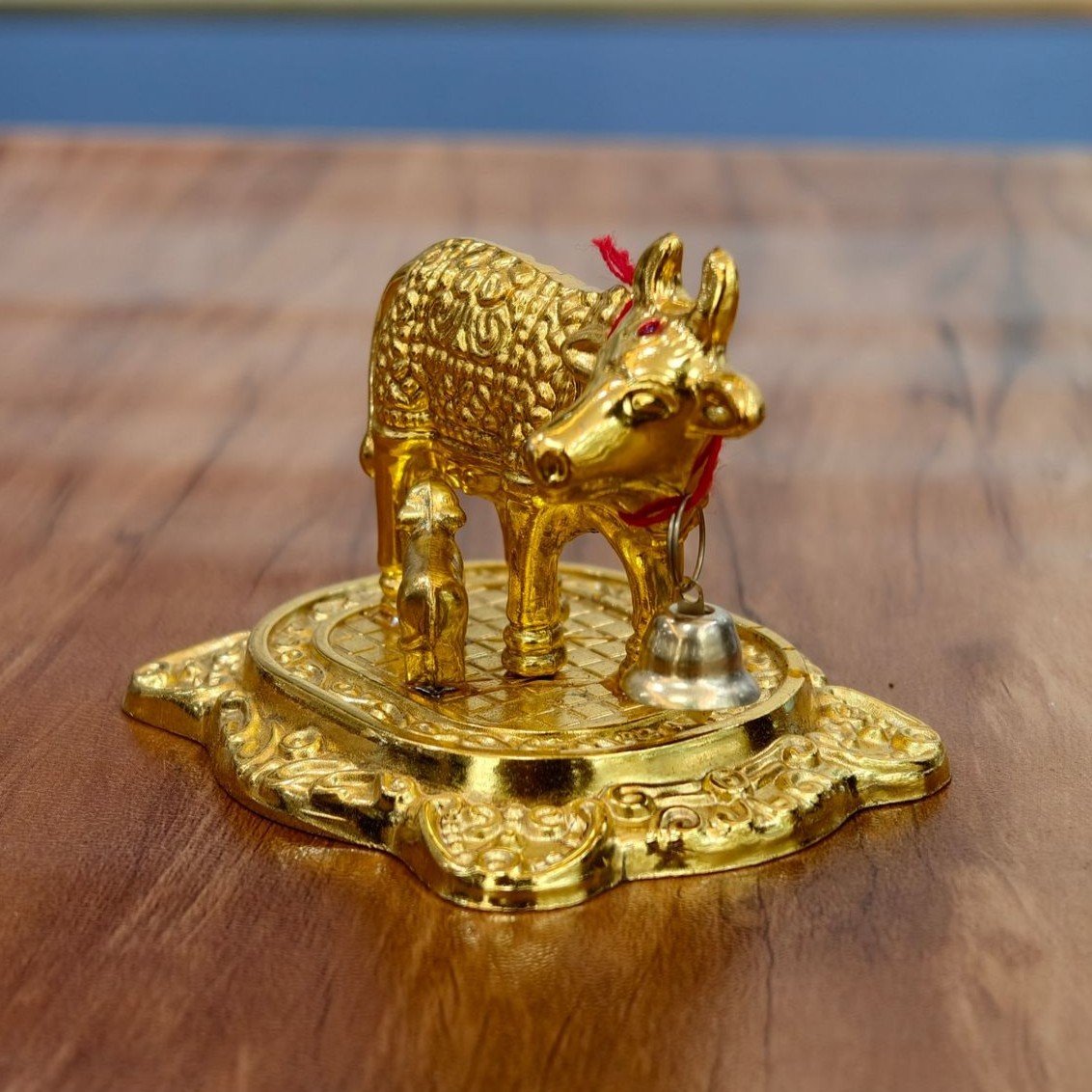 Golden Kamadhenu Statue - Image 2